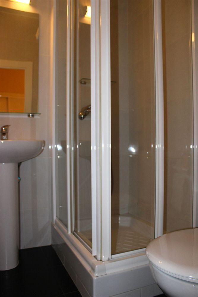 Hostal Montecarlo Madrid Ngoại thất bức ảnh