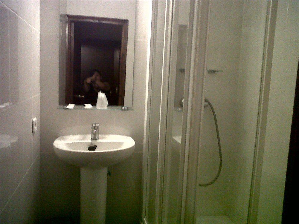 Hostal Montecarlo Madrid Ngoại thất bức ảnh
