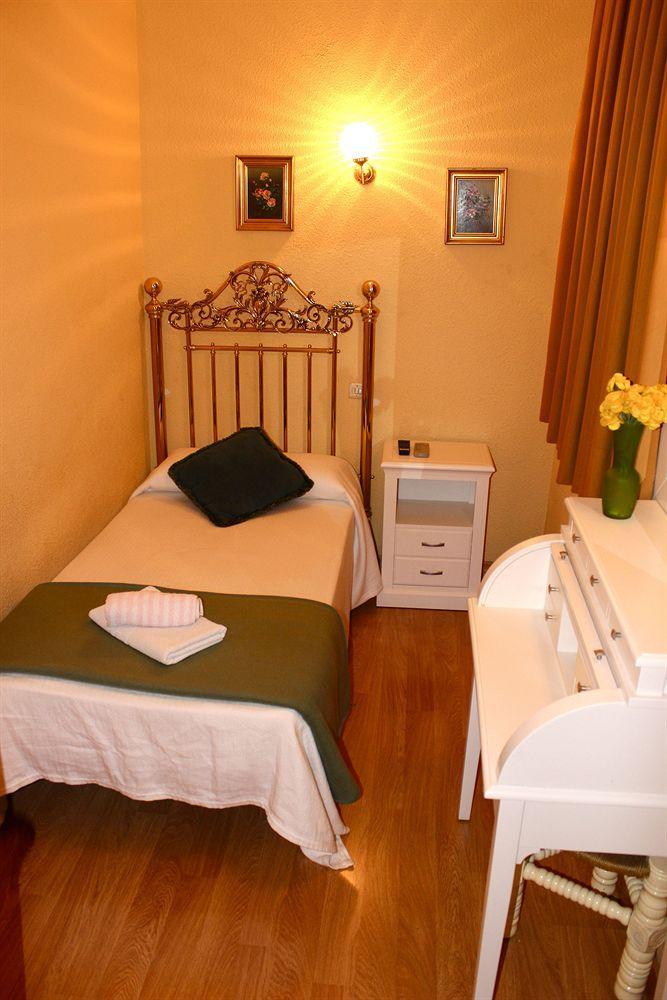 Hostal Montecarlo Madrid Ngoại thất bức ảnh