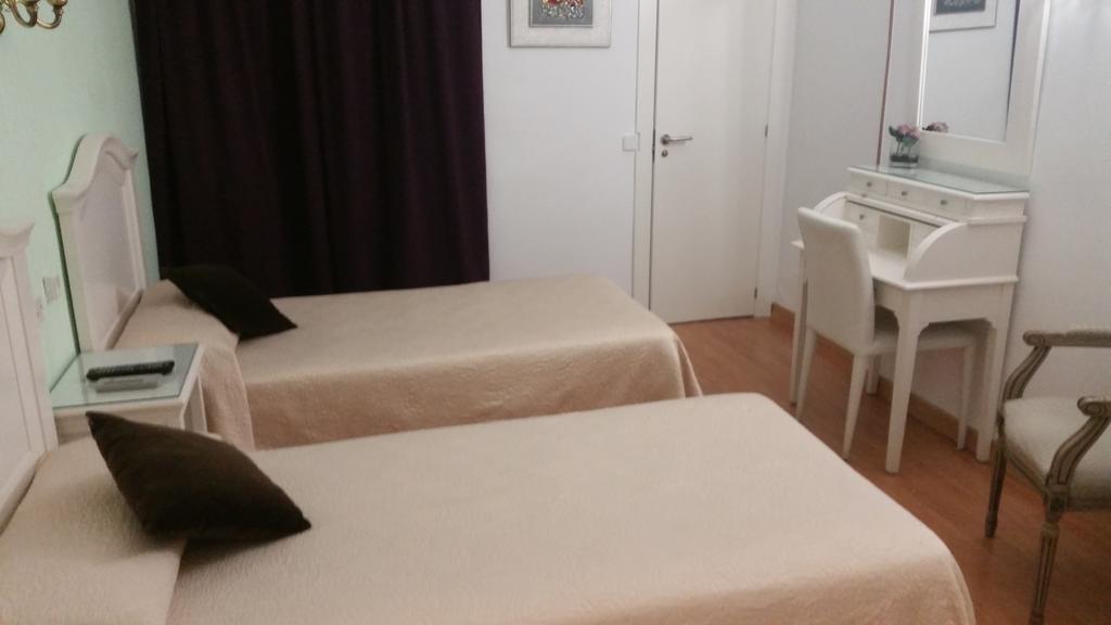 Hostal Montecarlo Madrid Ngoại thất bức ảnh