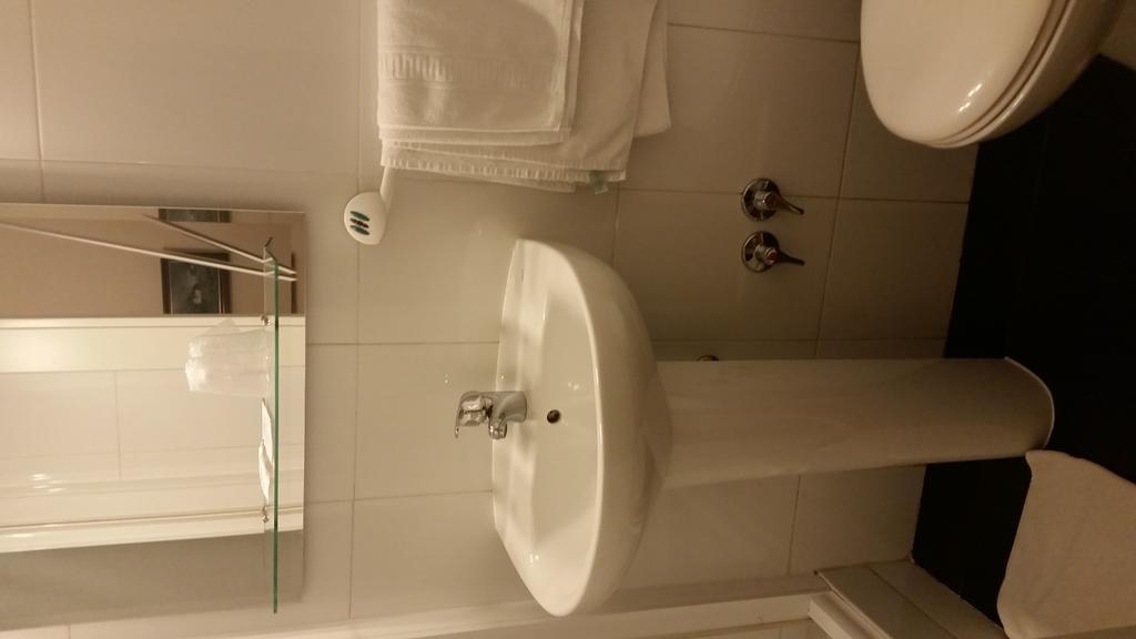 Hostal Montecarlo Madrid Ngoại thất bức ảnh