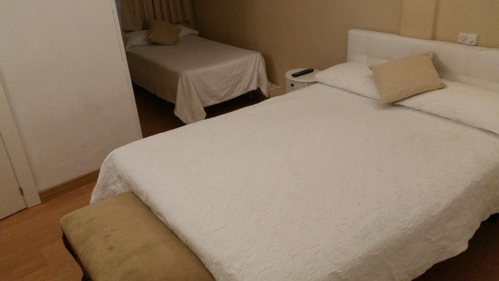 Hostal Montecarlo Madrid Ngoại thất bức ảnh