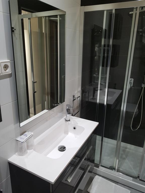 Hostal Montecarlo Madrid Ngoại thất bức ảnh